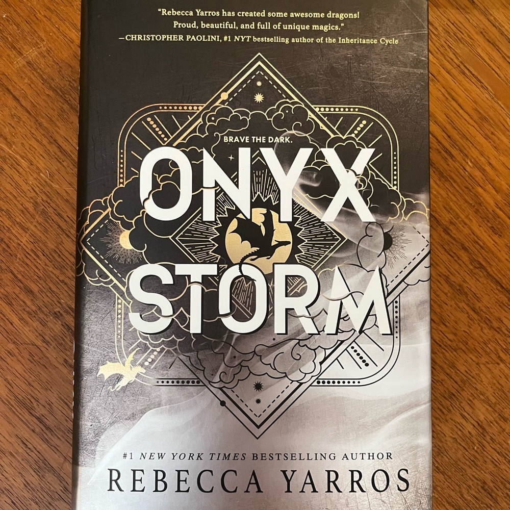 Onyx Storm Hardcover with Sprayed Edges by Rebecca Yarros